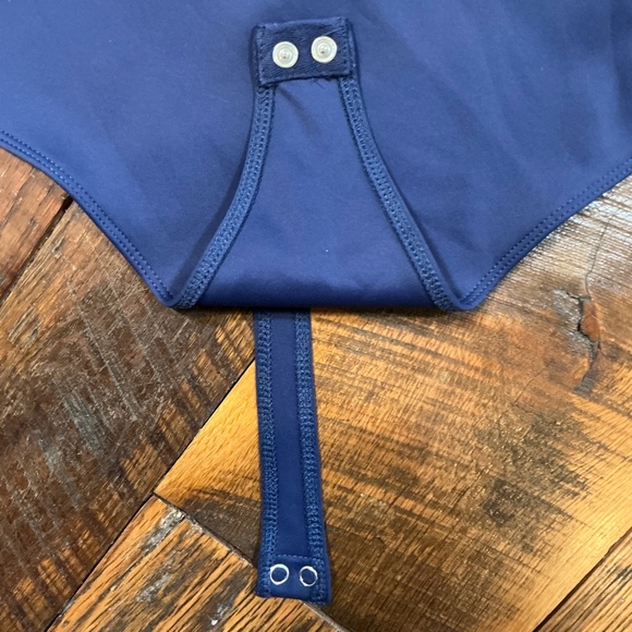 Good American Scuba Modern Square Neck Bodysuit Navy Blue Size 4 (XL) - Picture 5 of 7